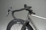 Bicicleta Gravel Loca Bikes Brisa Ti 3D – vista 4